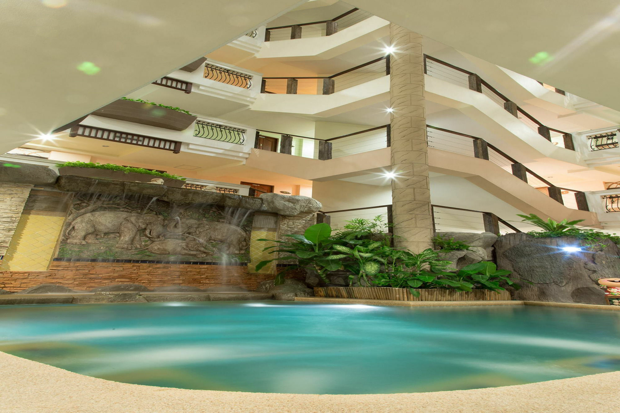 צ'ון בורי Sa-Bai-Dee Condo מראה חיצוני תמונה